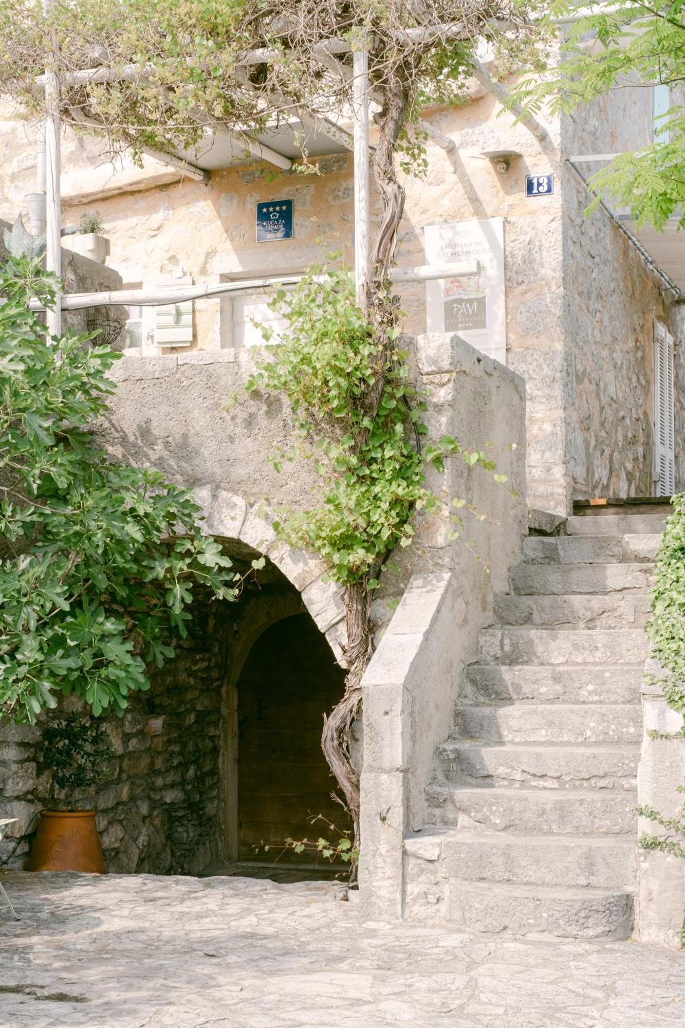 Pavi Romantic Stone House K13 * Kornic